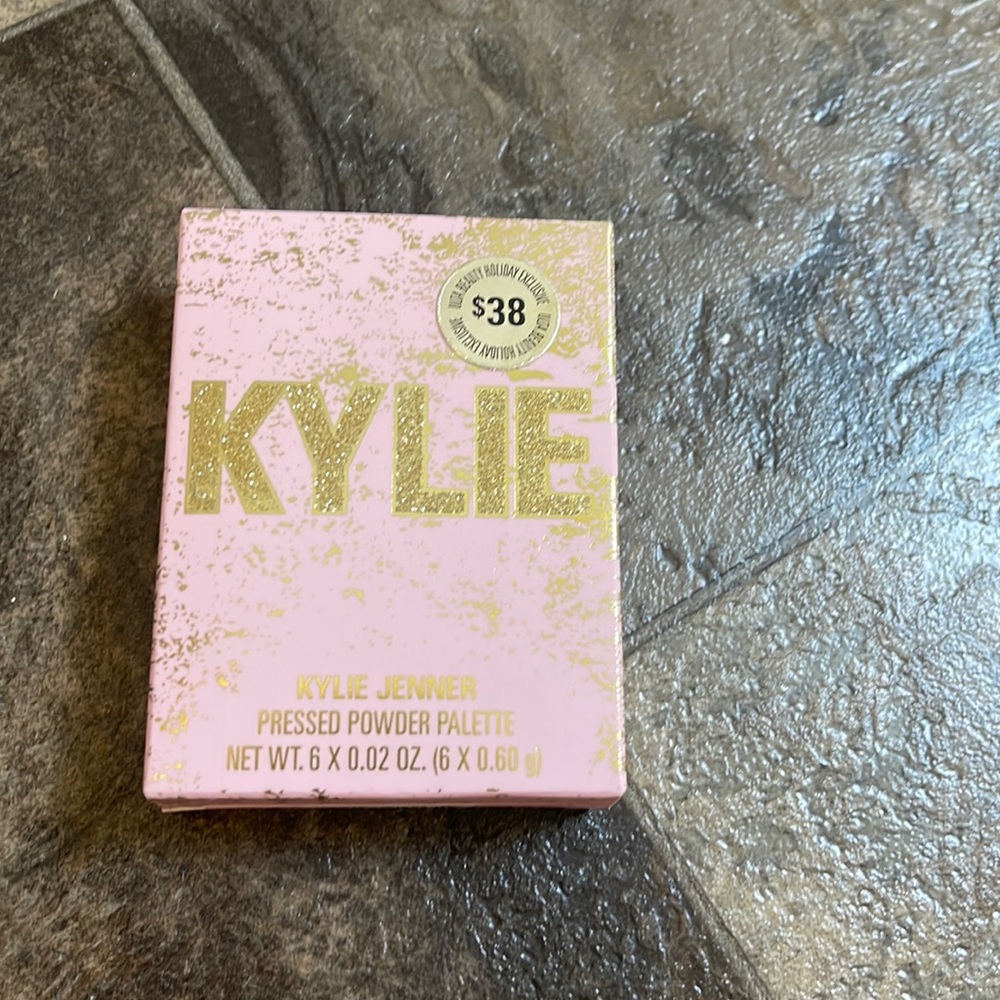 KYLIE cosmetics